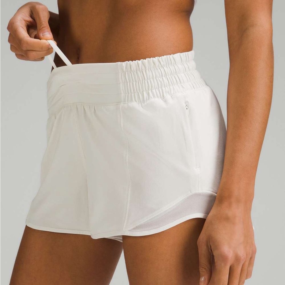 NWT* Lululemon Bone Hotty Hot Low-Rise Lined Short 2.5" - Picture 5 of 12